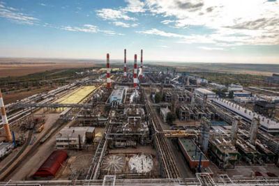 Uzbekneftegaz repairs pipeline sections of oil preparation unit at Mubarek oil, gas production dep't