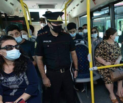 Bakı polisi marşrut avtobuslarında maskalarla bağlı reydlərə keçirir