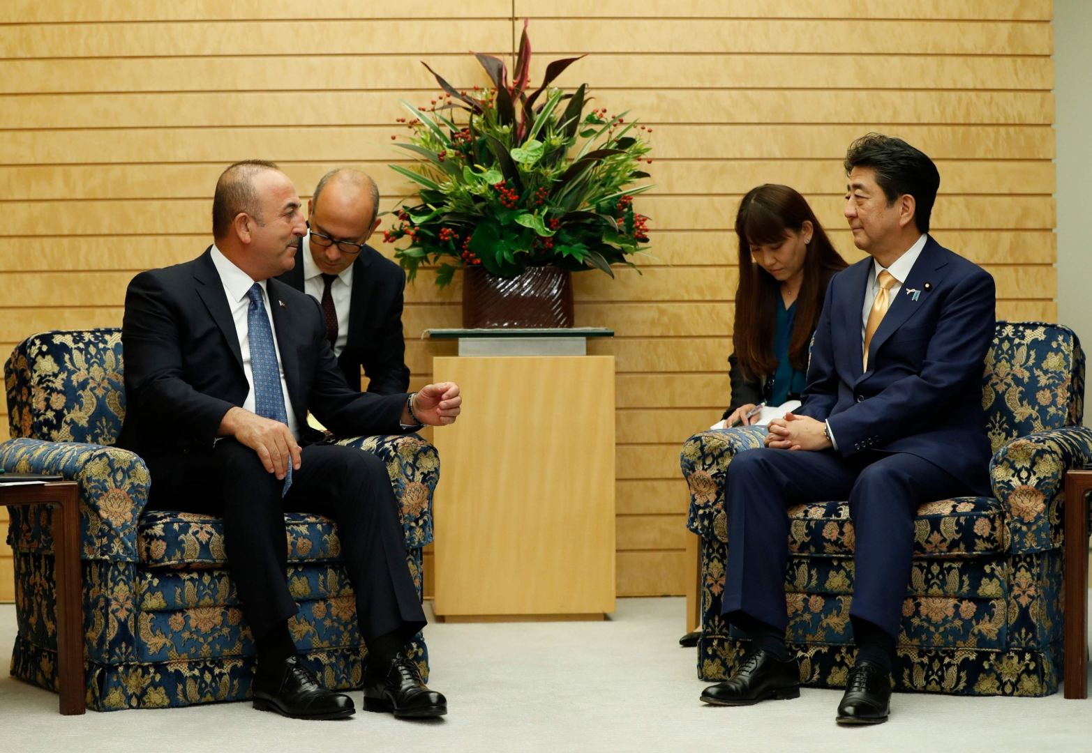 Turkey's FM Çavuşoğlu regrets Japan PM’s resignation, applauds his contribution to diplomatic ties