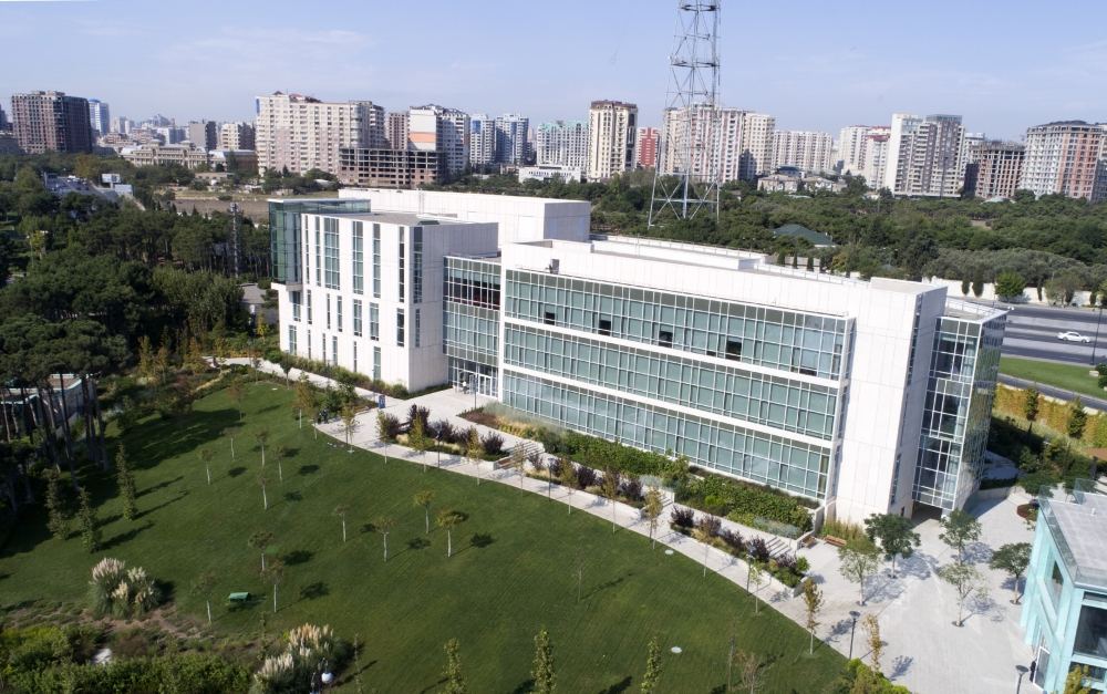 Президент Ильхам Алиев и Первая леди Мехрибан Алиева приняли участие в открытии двух новых корпусов Университета ADA (ФОТО) (версия 2)