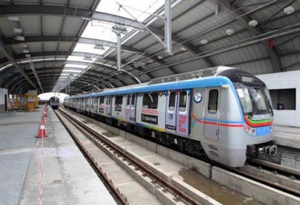 В Нью-Дели возобновило работу метро