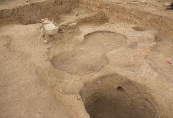 Naftalanda qədim yaşayış məskəni aşkarlanıb (FOTO)