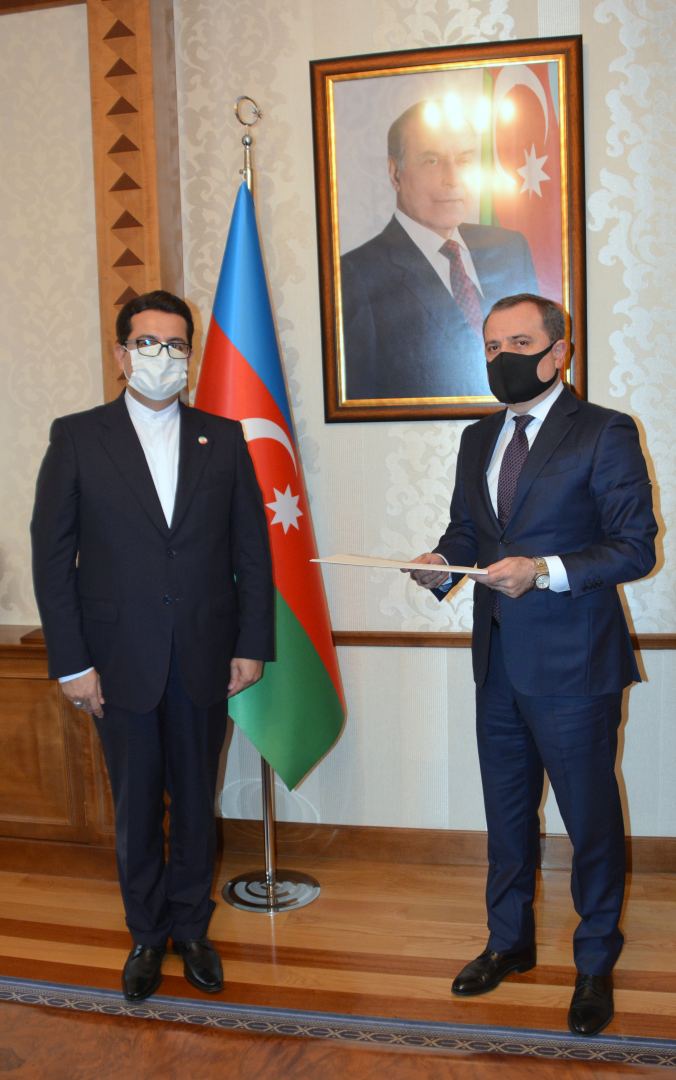 Глава МИД Азербайджана   встретился с новым послом Ирана (ФОТО)