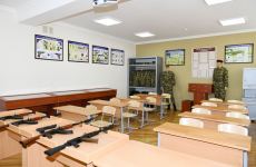 Президент Ильхам Алиев ознакомился с капитальными ремонтными работами в школе номер 251 в Баку, принял участие в открытии нового корпуса этого учебного заведения (ФОТО) (версия 2)