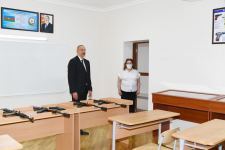 Президент Ильхам Алиев ознакомился с капитальными ремонтными работами в школе номер 251 в Баку, принял участие в открытии нового корпуса этого учебного заведения (ФОТО) (версия 2)
