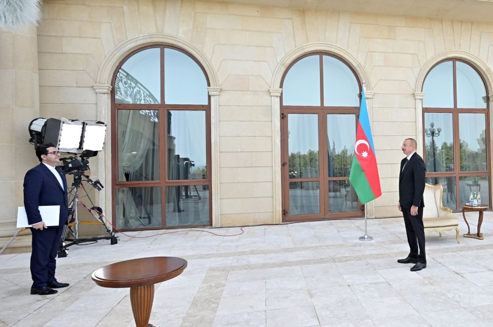 President Ilham Aliyev receives credentials of incoming Iranian ambassador (PHOTO)