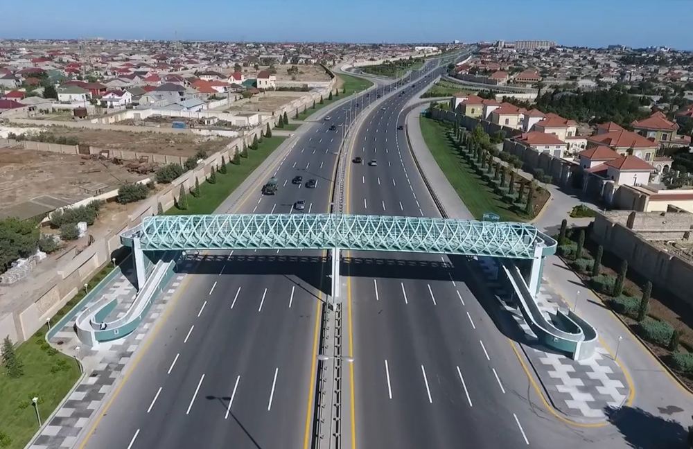 President Ilham Aliyev inaugurates overhead pedestrian crossing on Mardakan-Zughulba highway (PHOTO)