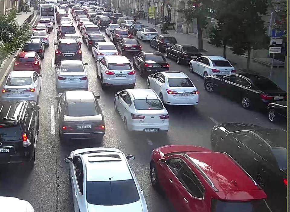 В Азербайджане приступили к реализации проекта по устранению дорожных заторов