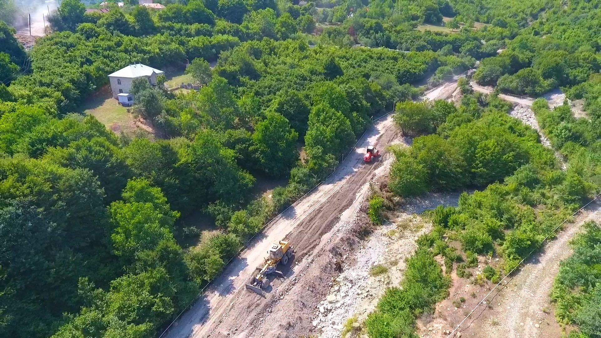 В Азербайджане началась реконструкция дороги, соединяющей 11 населенных пунктов (ФОТО)
