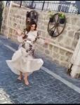 Телеведущая Фируза Джалилова, художник Али Шамси и мировые звезды призывают ходить босиком (ФОТО/ВИДЕО)