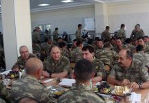 Assistant to Azerbaijani president visits military units in frontline zone