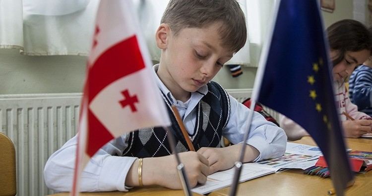Минобразования Грузии опубликовало новые рекомендации для школ и родителей