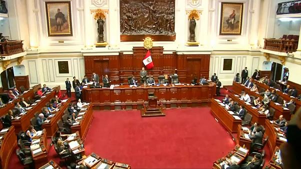 Парламент Перу проголосовал за начало процесса импичмента президента