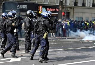 Deputat: Avropada nümayişçilər polis zorakılığına məruz qalır, amma bu məsələlər heç vaxt müzakirəyə çıxarılmır