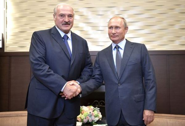 Путин обсудил по телефону с Лукашенко продвижение союзного строительства