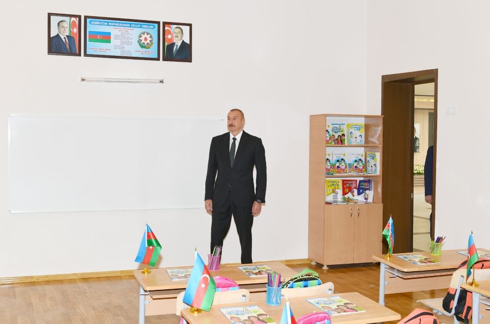 Prezident İlham Əliyev Əmircan qəsəbəsindəki 154 nömrəli məktəbin açılışında iştirak edib (FOTO) 
 (YENİLƏNİB) - Gallery Image