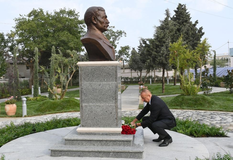 Президент Ильхам Алиев ознакомился с условиями, созданными в парке имени Муртузы Мухтарова в поселке Амирджан (ФОТО)