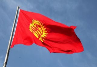 В Кыргызстане стартовали досрочные выборы президента и референдум