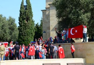 В Баку прошла акция в поддержку Турции (ФОТО)