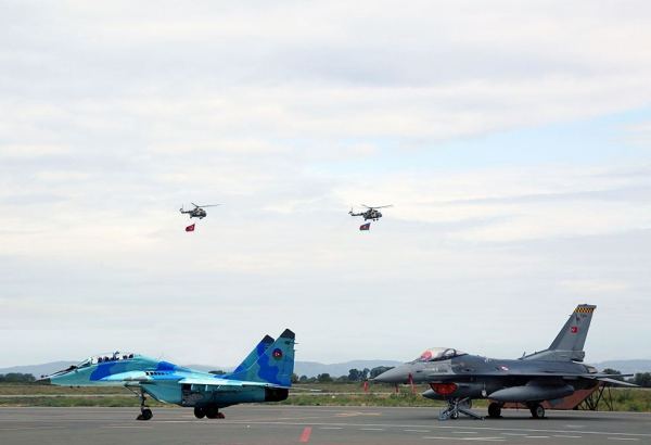 Авиасредства ВВС Азербайджана и Турции совершат совместные полеты над городом Гянджа