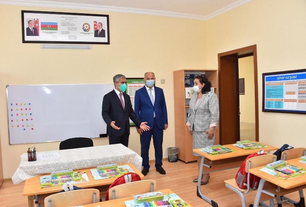 Фондом Гейдара Алиева сдаются в эксплуатацию 62 учебных заведения - 
В Гяндже, Самухе и Уджаре состоялось открытие построенных и реконструированных учебных заведений (ФОТО)