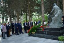 В Баку почтили память Узеира Гаджибейли и Муслима Магомаева (ФОТО)
