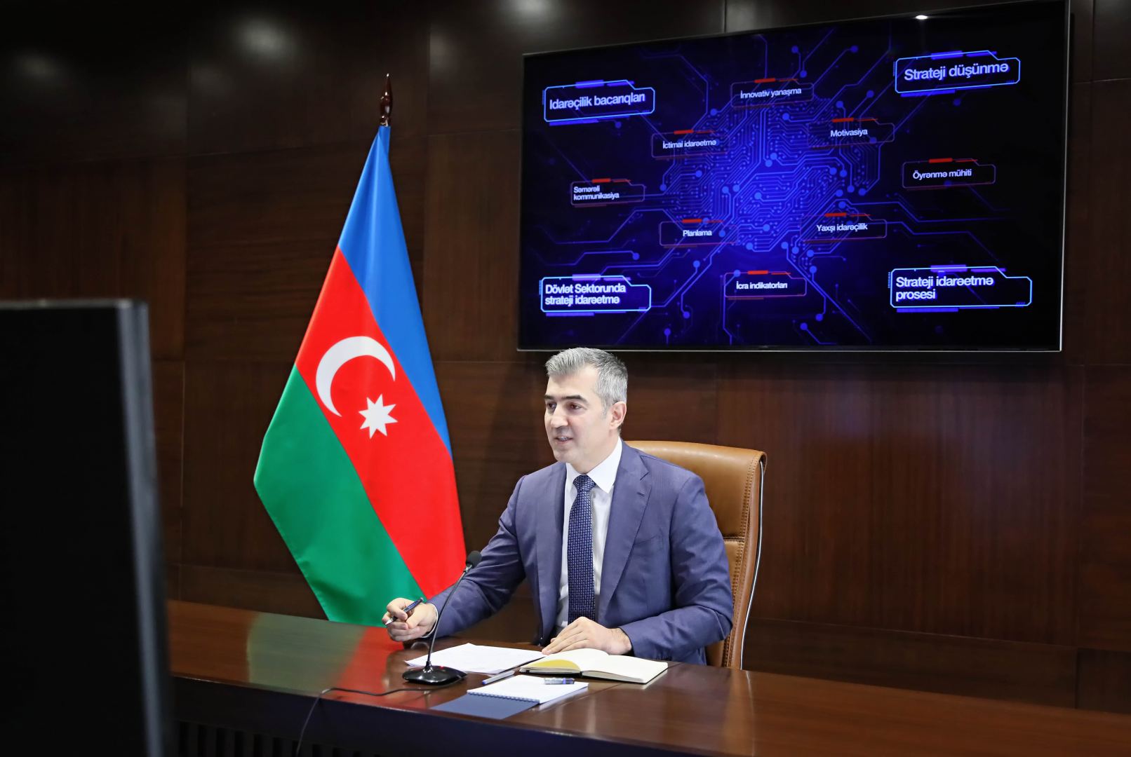 Начальник миграционной службы Азербайджана провел вебинар в рамках конкурса "Восхождение" (ФОТО)