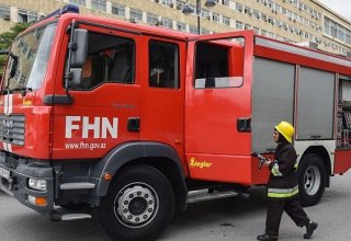 Пожар в трехэтажном хостеле в Баку потушен (Обновлено)