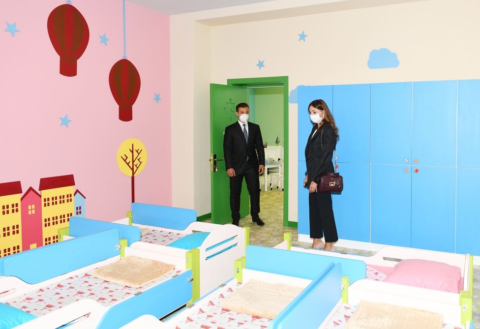 Первый вице-президент Мехрибан Алиева приняла участие в открытии нового детского сада в поселке Шаган (ФОТО)