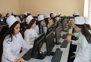 В Азербайджане снизилось число выпускников колледжей по медицинским специальностям