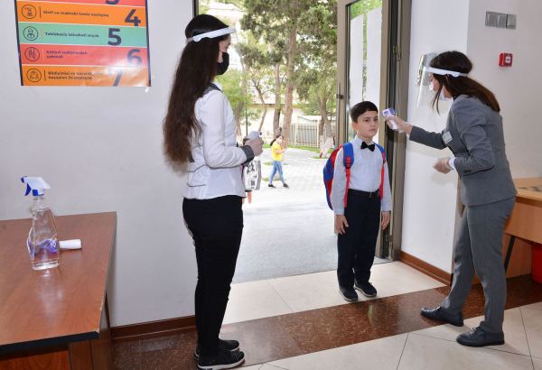 До сегодняшнего дня в Азербайджане коронавирусом заразились 546 учащихся и 186 учителей  - министр