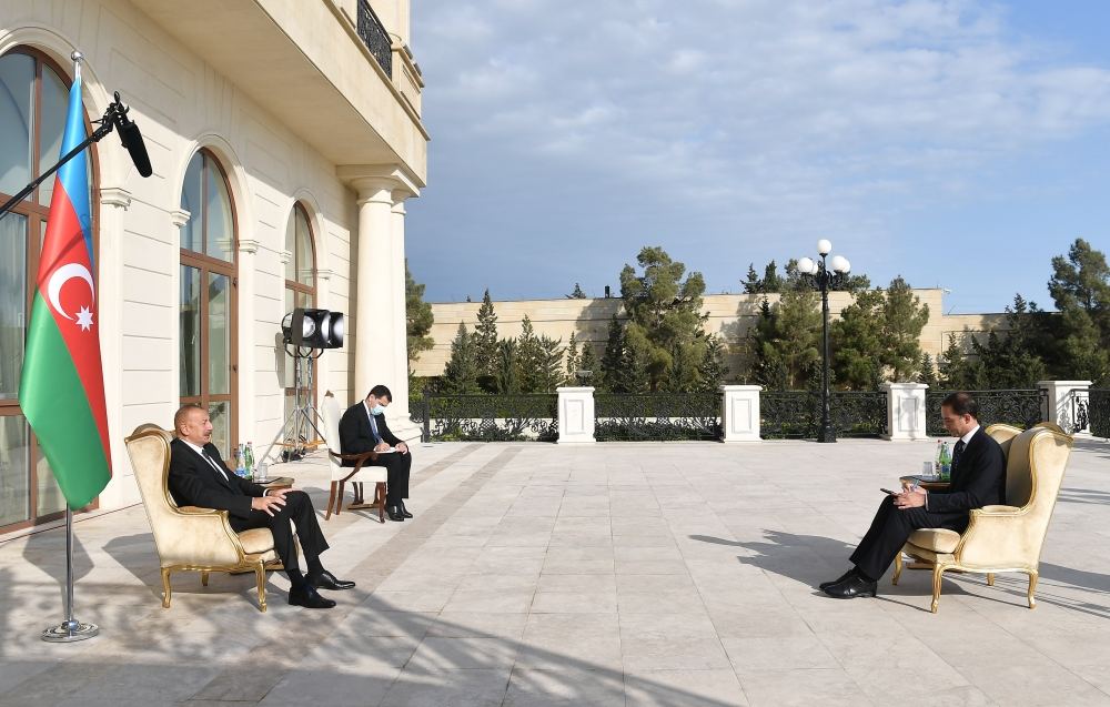 Prezident İlham Əliyev İsveçin Azərbaycanda yeni təyin olunmuş səfirinin etimadnaməsini qəbul edib (FOTO) (YENİLƏNİB)