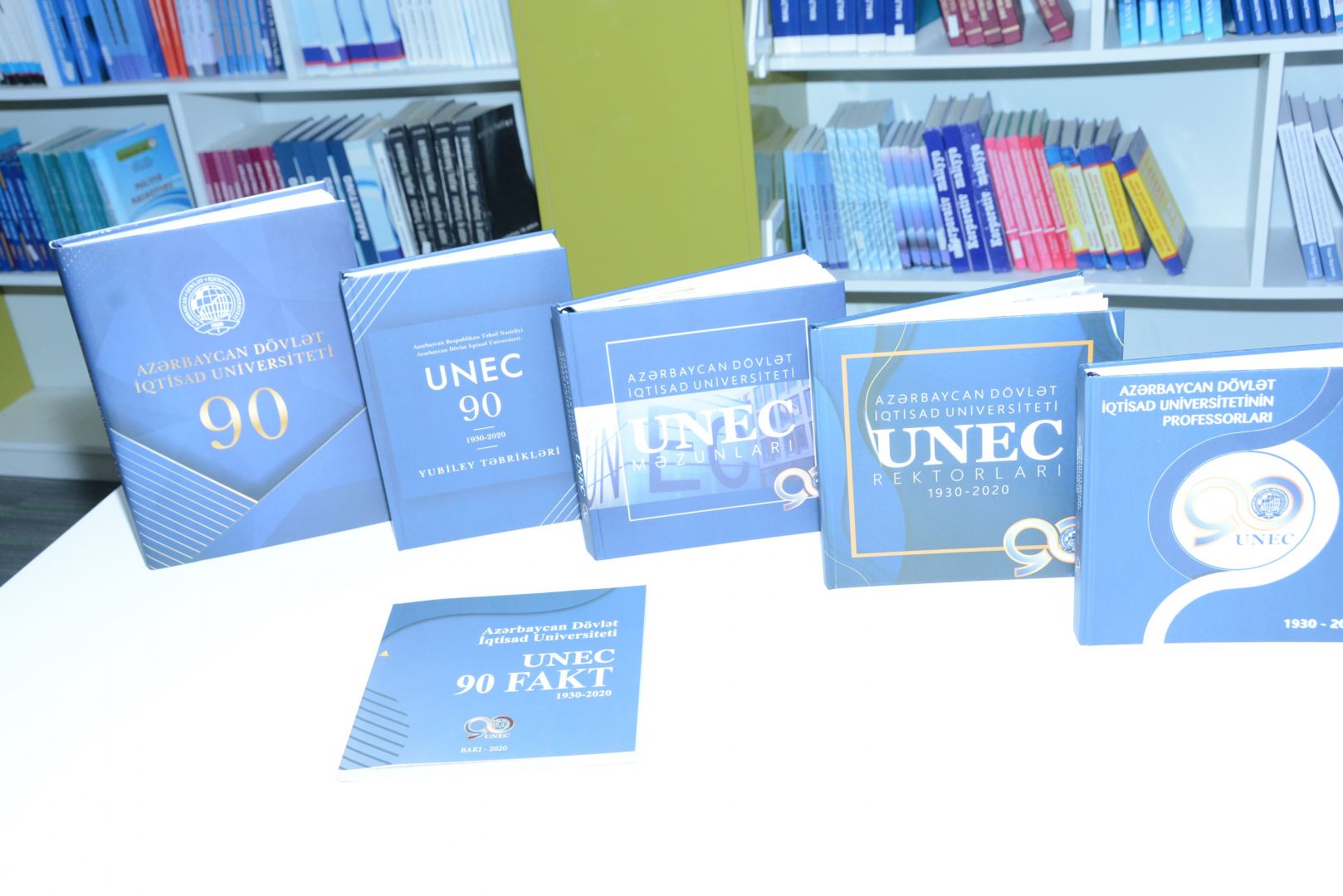 UNEC-in 90 illik yubileyinə töhfə: nəfis tərtibatda kitablar (FOTO)