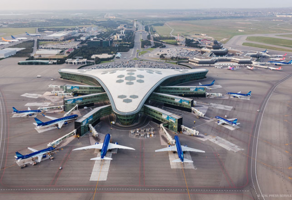 Международный аэропорт Гейдар Алиев временно работает в ограниченном режиме