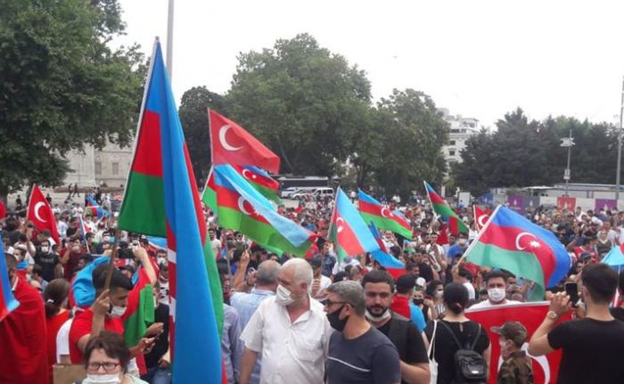 Канадские азербайджанцы выразили протест против недостоверной информации ВВС