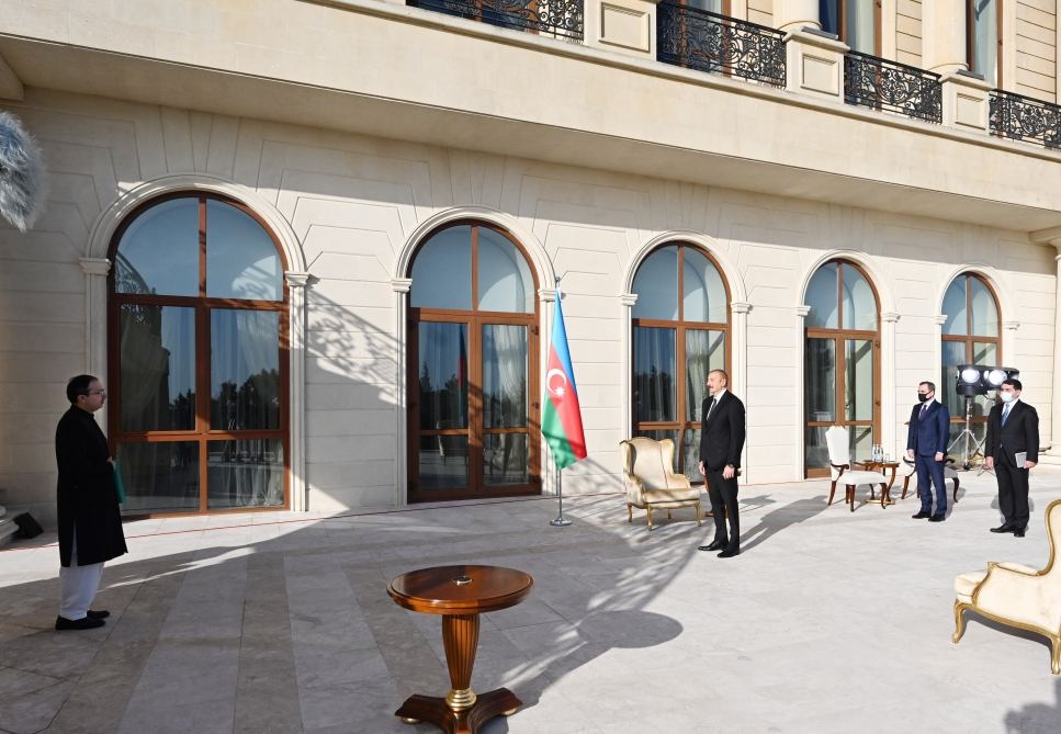 Президент Ильхам Алиев принял верительные грамоты новоназначенного посла Пакистана (ФОТО) - Gallery Image