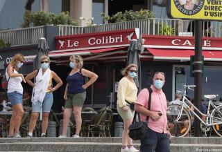Paris bars to close as French capital placed on maximum COVID alert