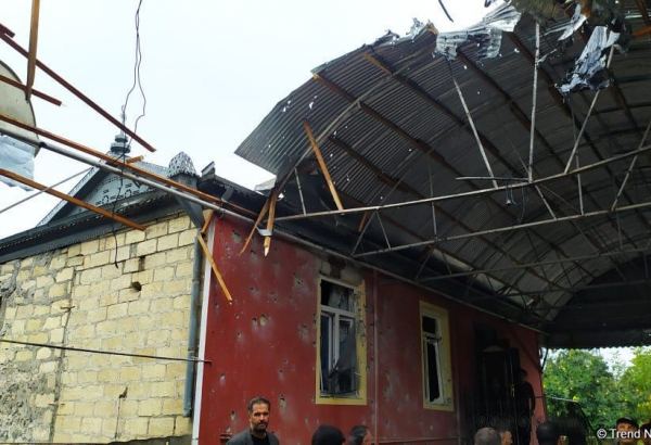 Дом жительницы Барды, пострадавший от артобстрела армян (ФОТО)