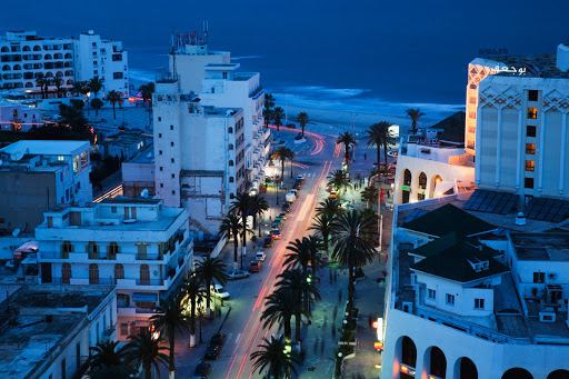 Власти Туниса продлили комендантский час до 30 декабря