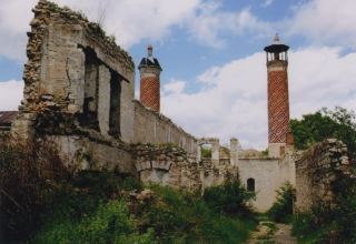 Большинство памятников на оккупированных территориях или арменизированы, или разрушены  - госслужба Азербайджана