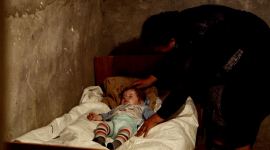 Попавшие под армянский обстрел в Тертере шестимесячный Фариз с бабушкой - корреспондент BBС (ФОТО)