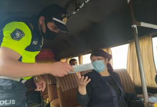 Cəlilabad polisi sürücü və sərnişinlərə tibbi maskalar paylandı (FOTO)