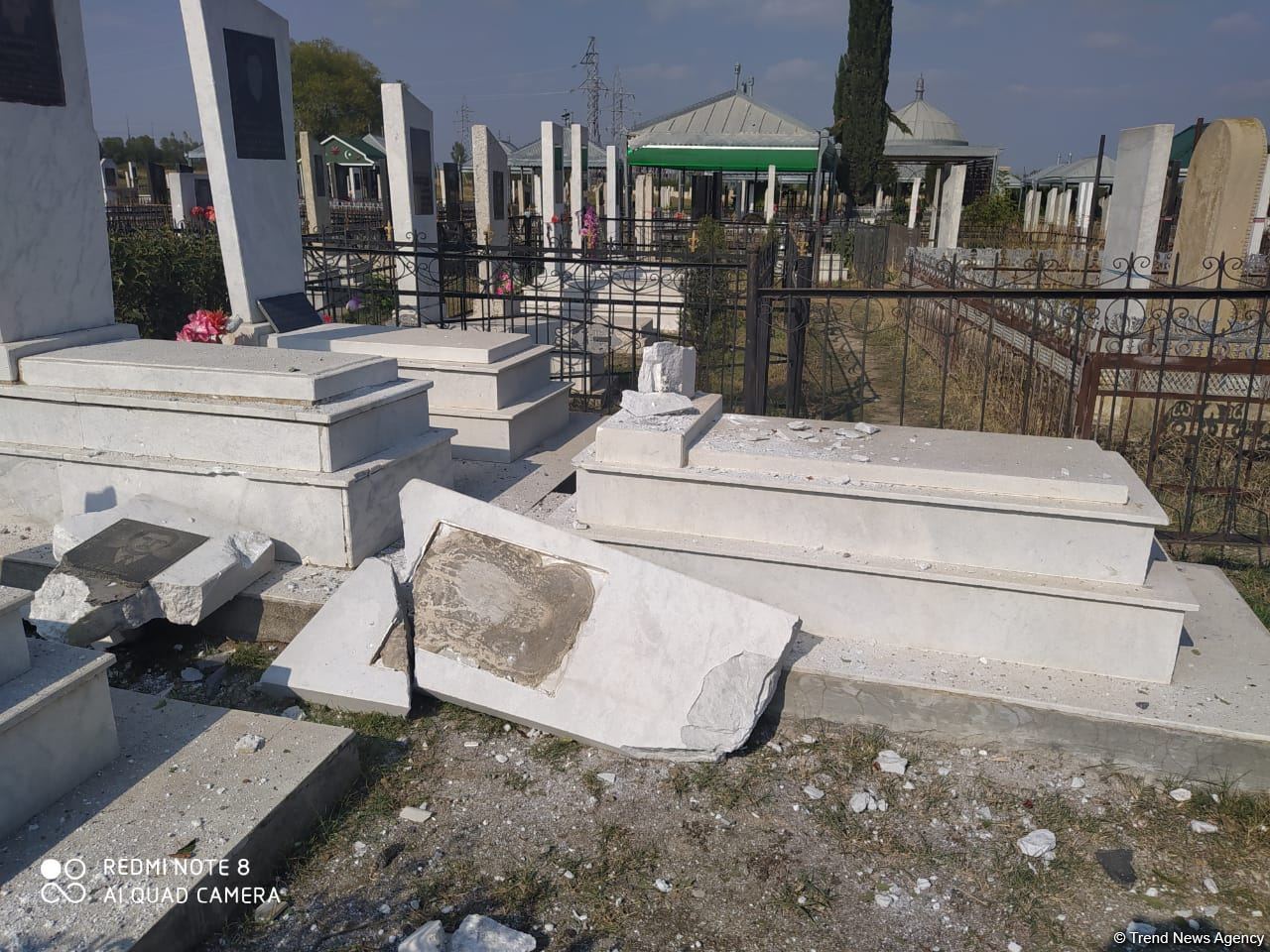 Число скончавшихся в результате умышленного обстрела Арменией кладбища в Тертере  достигло 4 человек (ФОТО) - Gallery Image