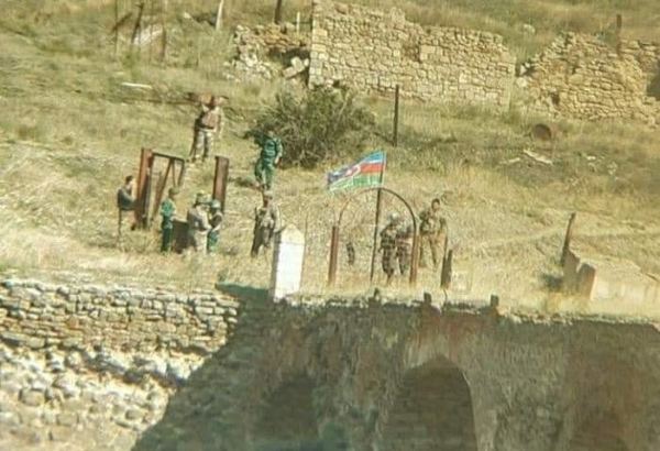 Азербайджанский флаг взвился в Худаферине (ФОТО/ВИДЕО)