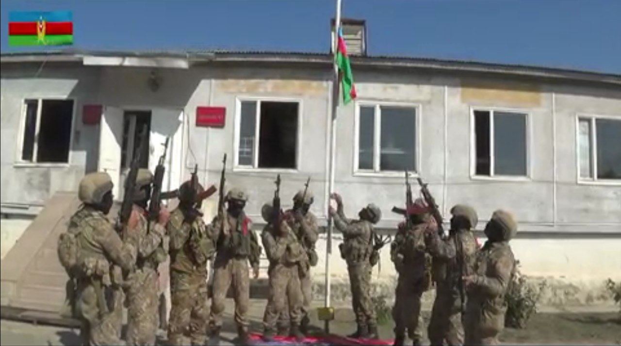 Azerbaijani flag raised up in center of liberated from occupation Fuzuli city (VIDEO)