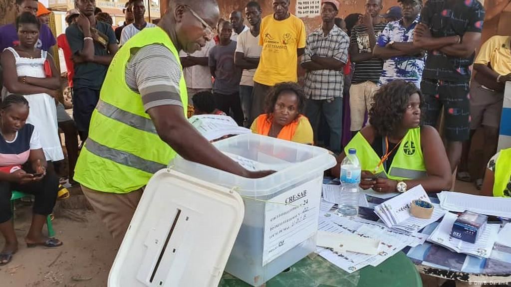 В Гвинее завершилось голосование на президентских выборах