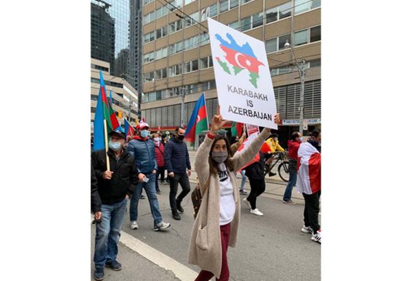 На улицах Торонто прошла акция протеста против агрессивной политики Армении (ВИДЕО, ФОТО)