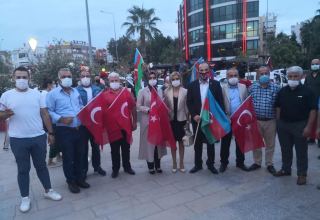 Antalyada Gəncə terroruna etiraz aksiyası keçirilib (FOTO)