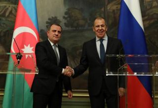 Azerbaijani, Russian FMs meet