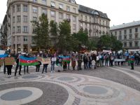 В Будапеште прошла акция протеста против армянского террора в Гяндже (ФОТО)